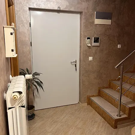 Euro House * Μπουργκάς